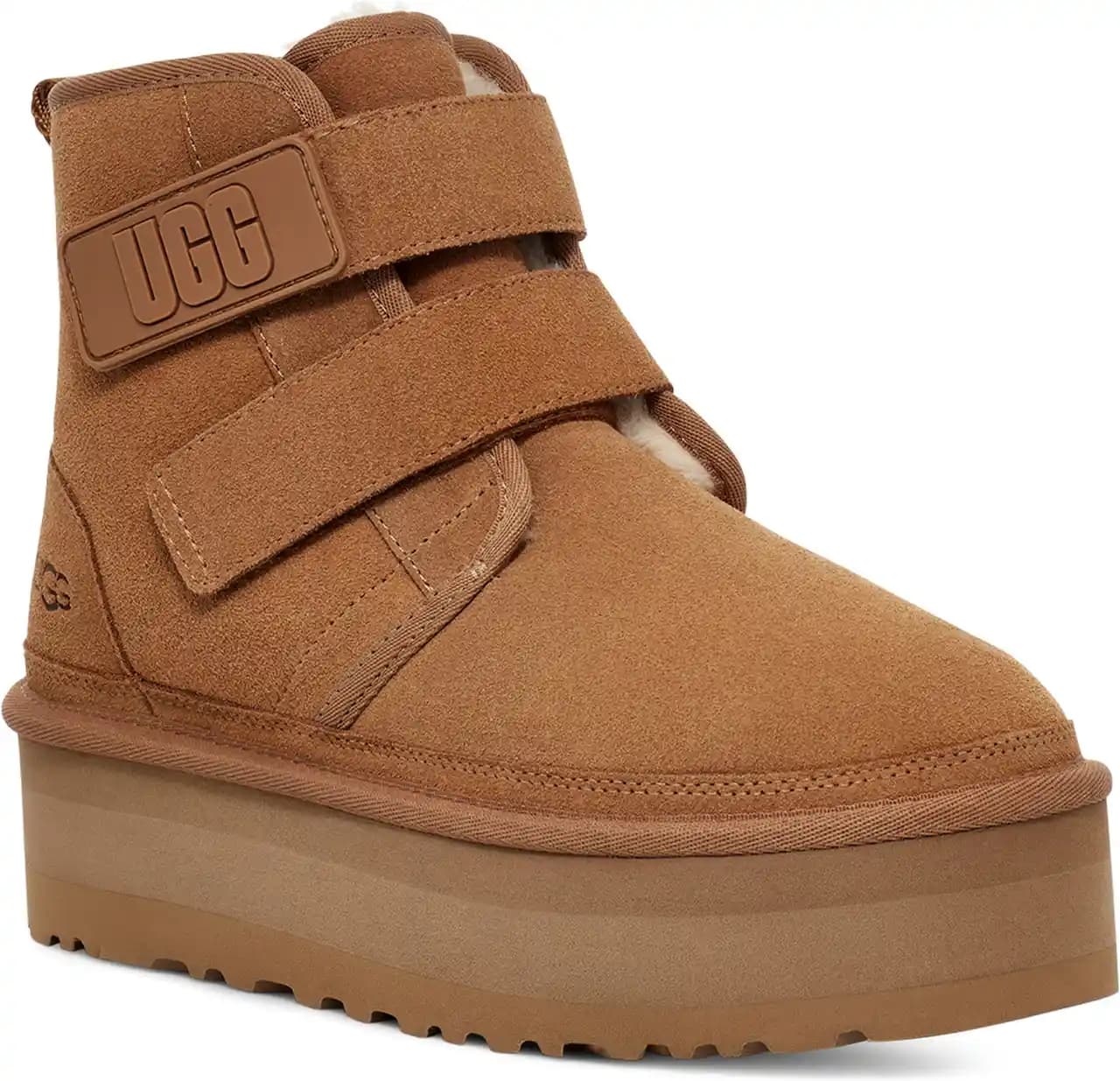 UGG Platform Ayakkabılar Modada Yüksekliği ve Şıklığı Bir Arada Sunar