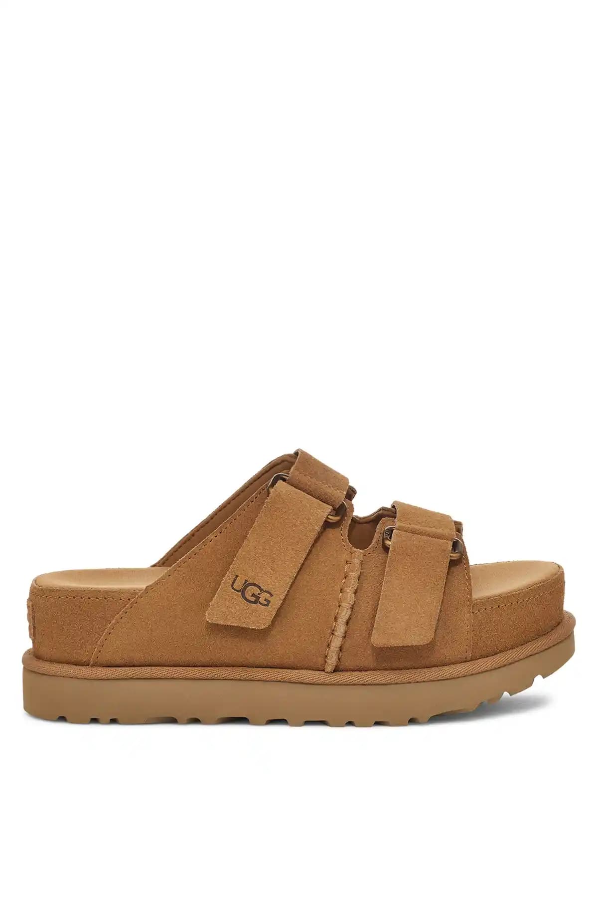 Ugg Yazlık Terlikleri: Konfor ve Şıklığı Bir Arada Sunan Modern Tasarımlar