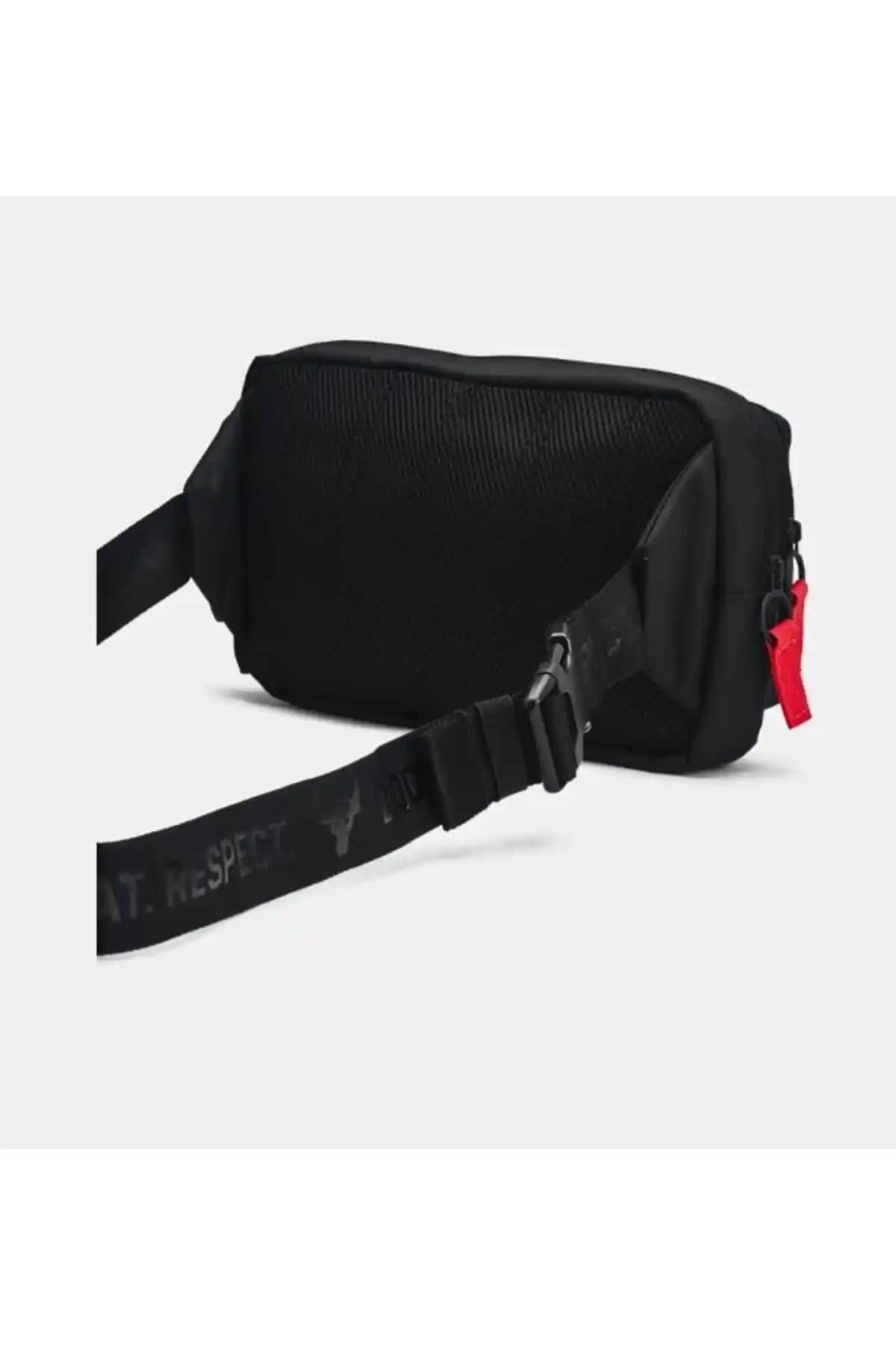 Under Armour Erkek Bel Çantası: Moda ve Fonksiyonellik Bir Arada