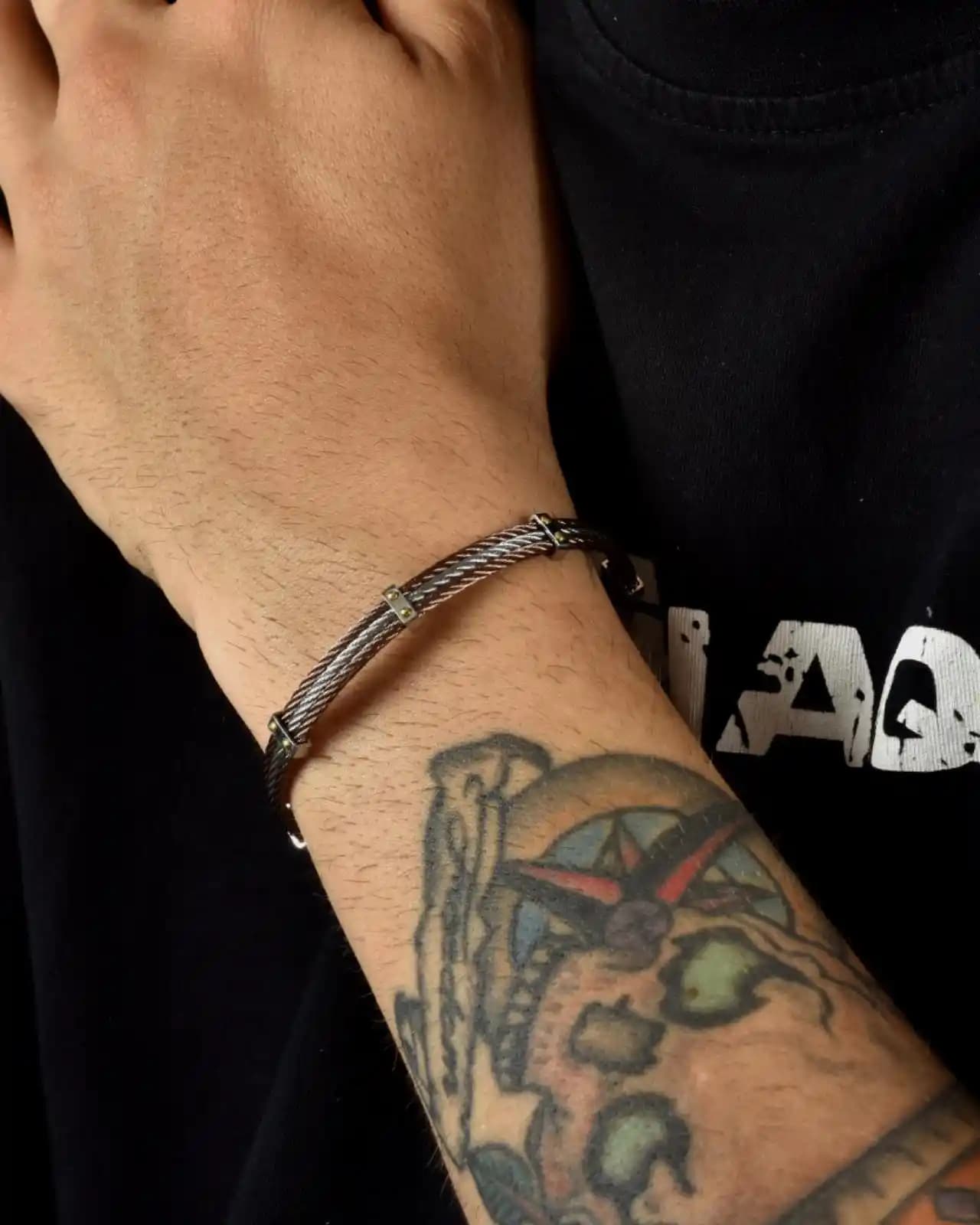 Unisex Bileklikler: Moda Dünyasında Kendini İfade Etmenin Modern Yolu