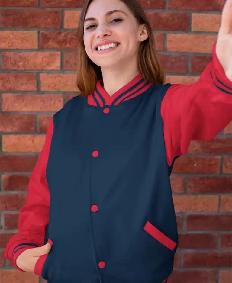 Üniversite Kıyafetleri: Gençlerin Tarzını Yansıtan Rahat ve Şık Seçenekler