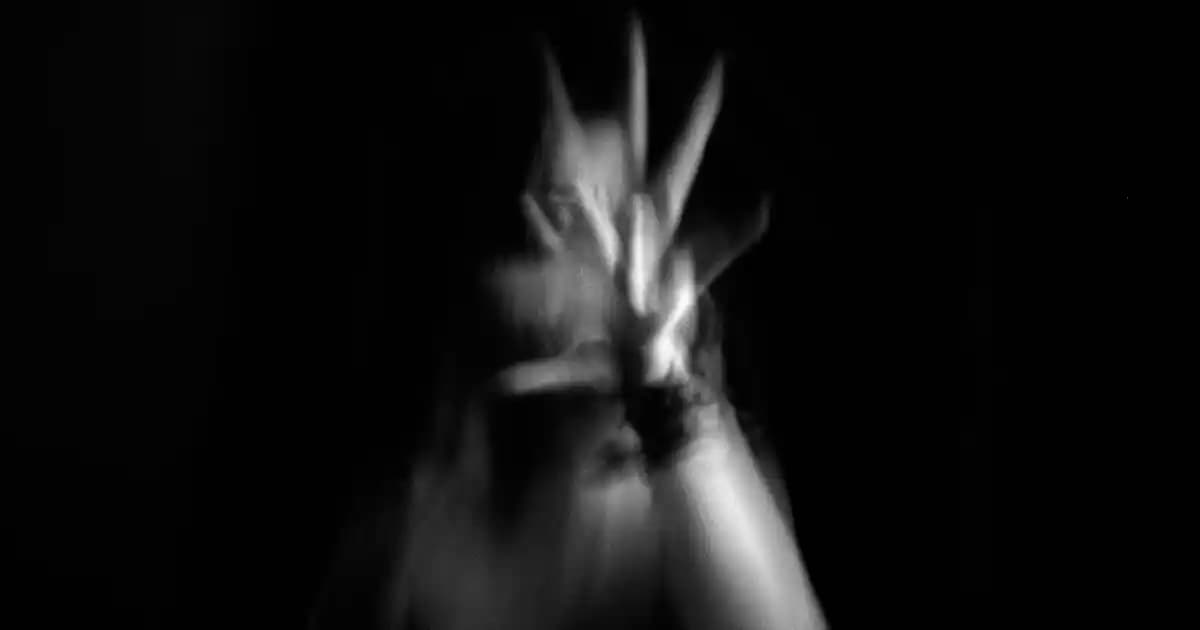 Uptown Ceket Nedir ve Günümüz Moda Trendlerindeki Yeri Neden Önemlidir