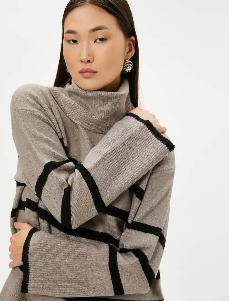 Uzun Boğazlı Kazaklar: Moda ve Konforun Buluştuğu Kış Stil Rehberi