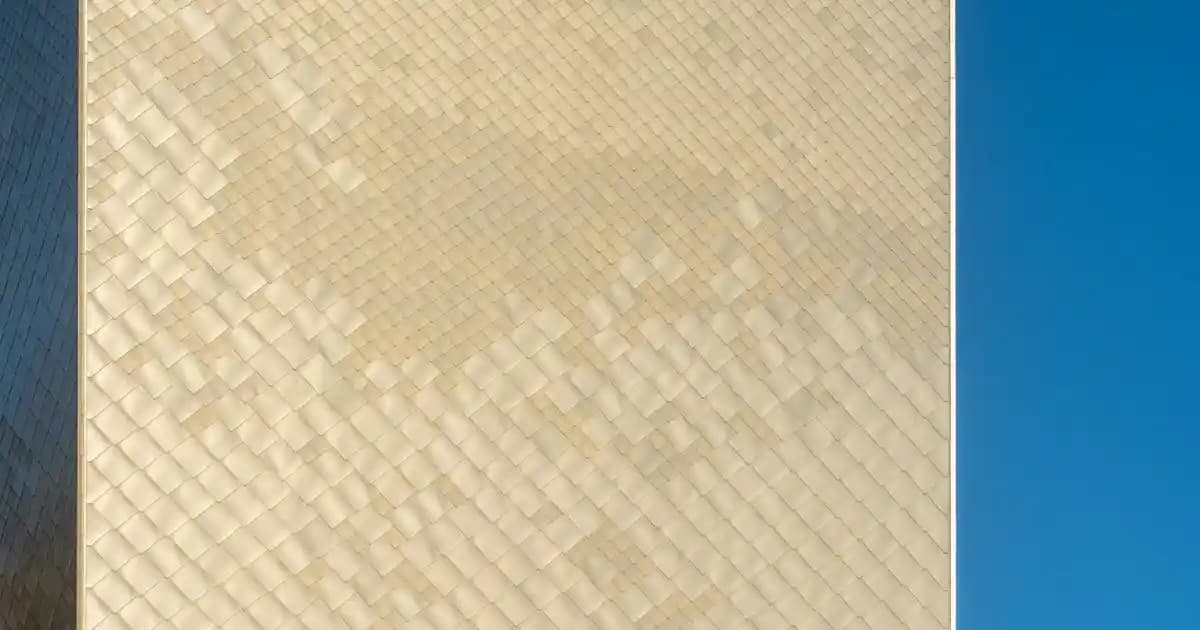 Uzun Çizgili Çorap: Moda Dünyasında Şıklık ve Rahatlığın Buluşma Noktası