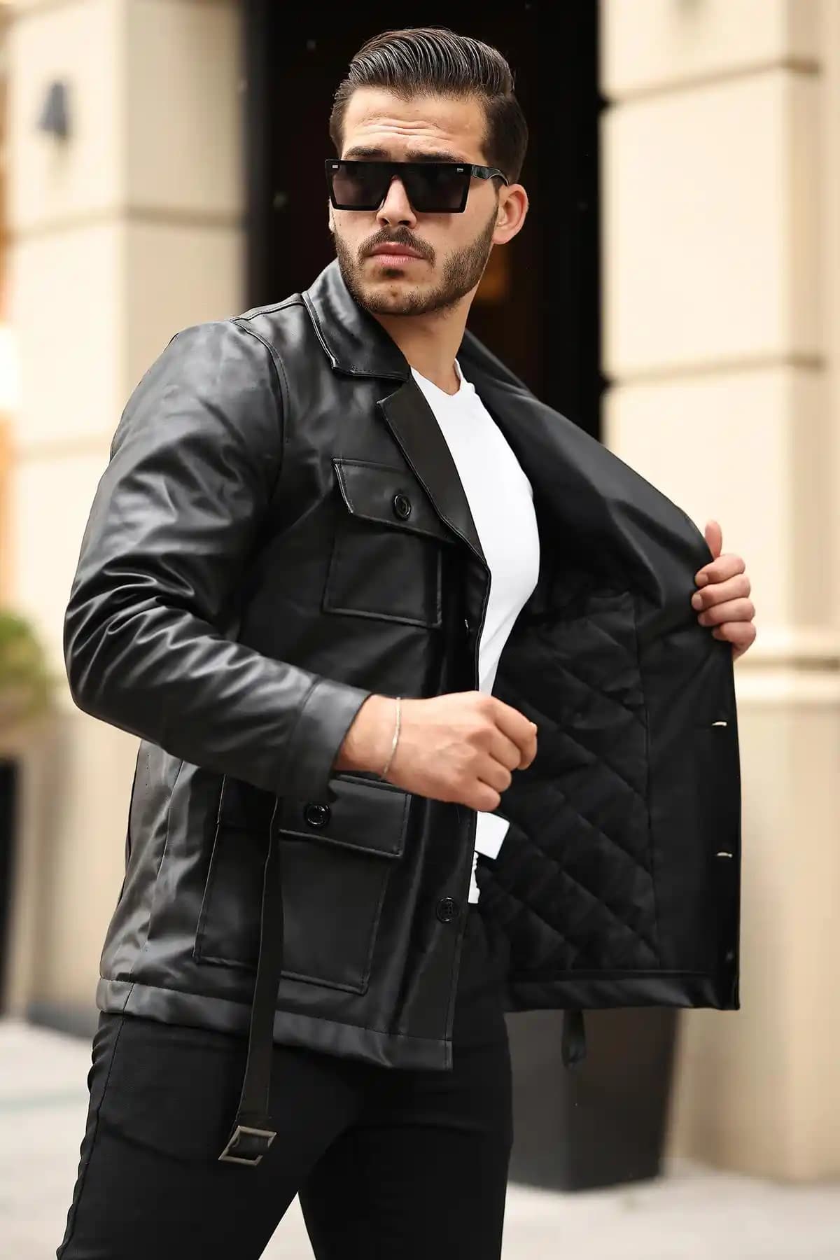 Uzun Erkek Ceketi Modasında Zarafet ve Fonksiyonellik Bir Arada Yaratıcı Kombinasyonlar