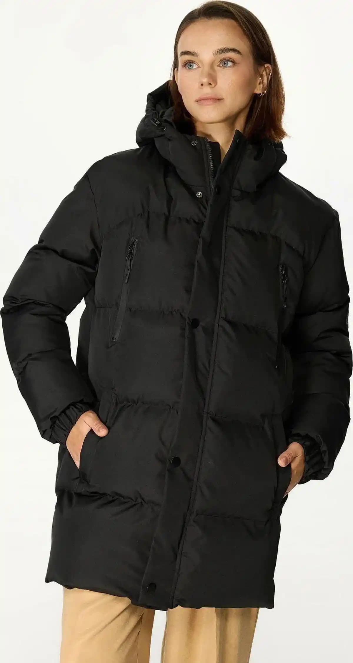 Uzun Kışlık Kaban Modelleri: Moda ve Fonksiyonelliğin Bir Arada Sunulduğu Seçenekler