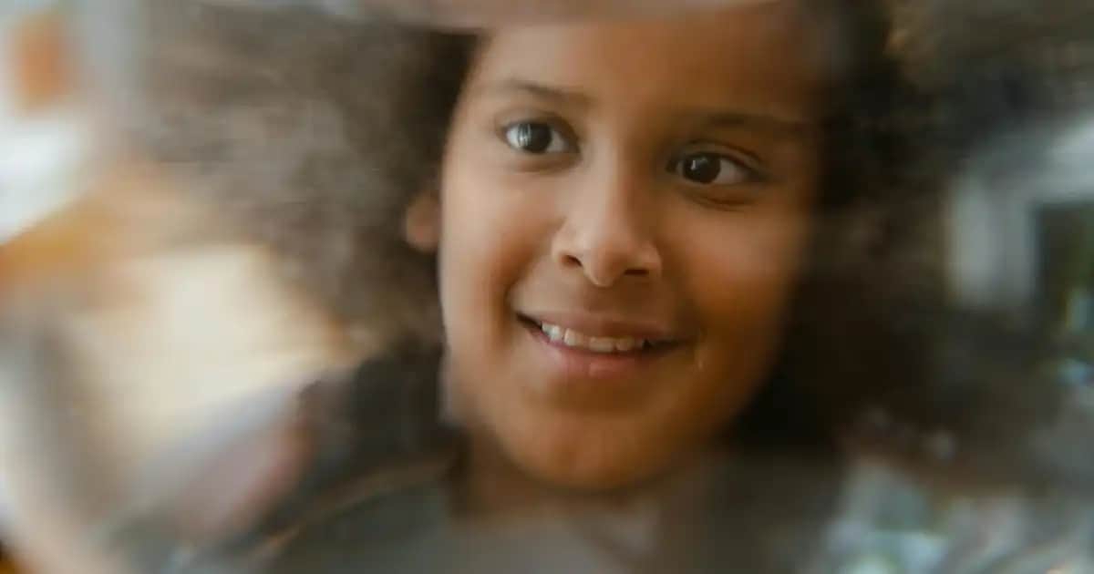 Uzun Kol Mayo Nedir ve Moda Dünyasında Neden Bu Kadar Popüler Olduğunu Keşfedin