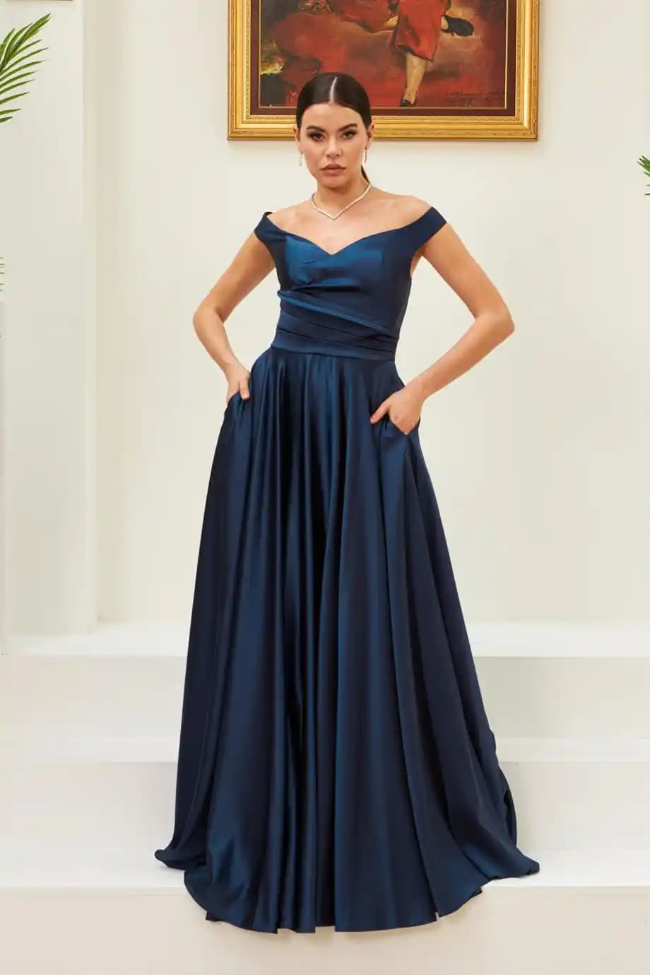 Uzun Nişan Elbisesi Seçerken Dikkat Edilmesi Gerekenler ve Trendler