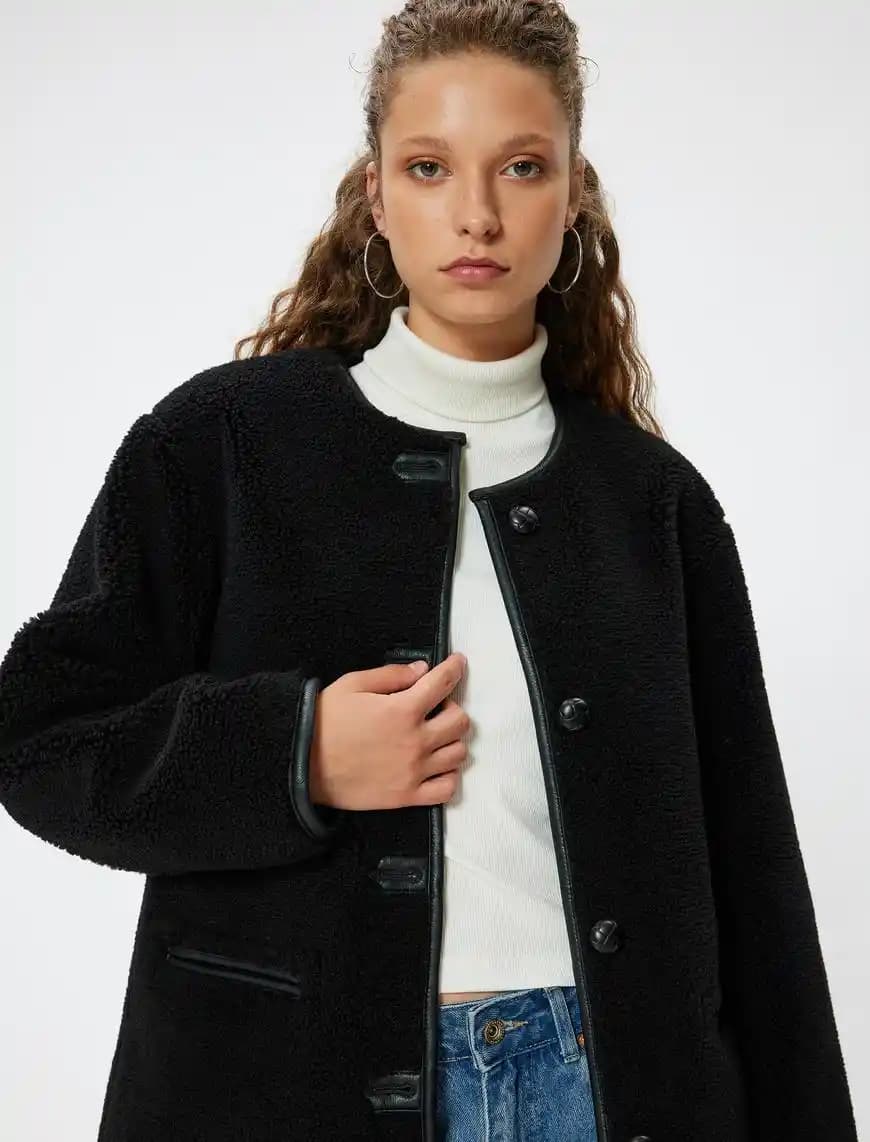 Uzun Peluş Ceketler: Kış Modasında Sıcak ve Şık Bir Seçenek Analizi