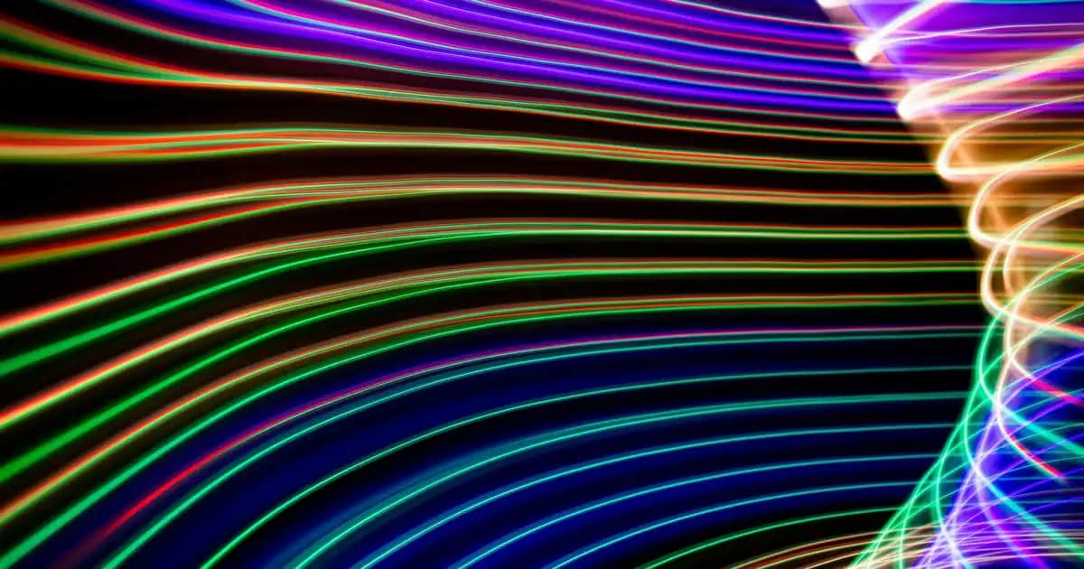 Vans Off The Wall Sweatshirtleri: Sokak Modasında Rahat ve Şık Tercihler