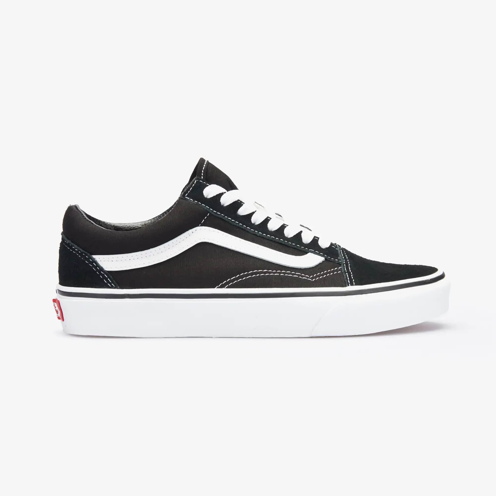 Vans Old Skool Siyah Uniseks Sneaker: Zamansız ve Çok Yönlü Moda Seçeneği