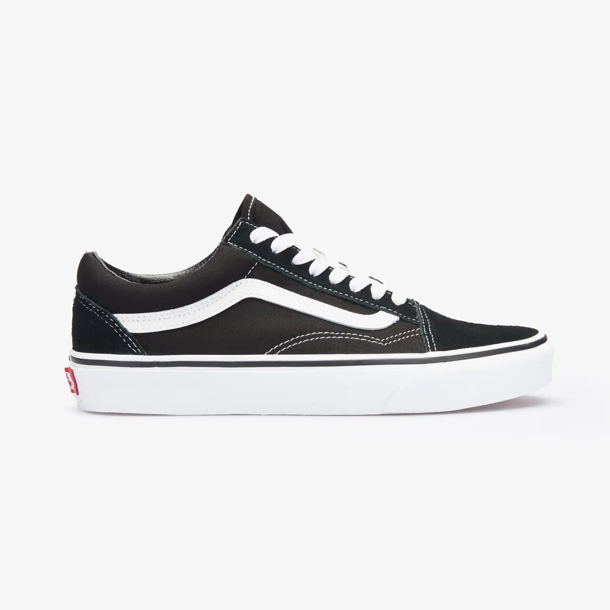 Vans Old Skool Siyah Uniseks Sneaker: Zamansız ve Çok Yönlü Moda Seçeneği