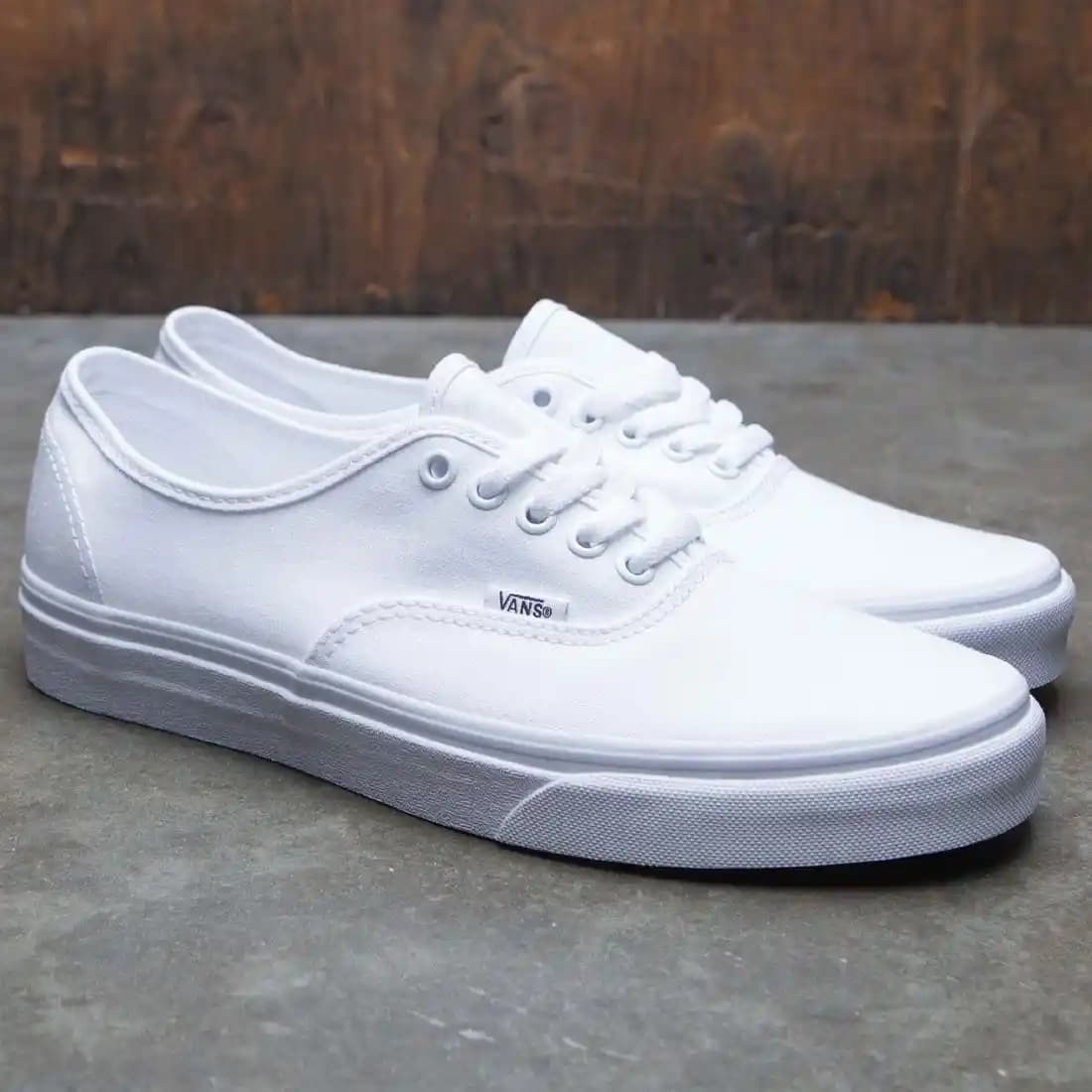 Vans Original: Sokak Modasının Efsanevi ve İkonik Marka Kimliği ve Tasarımları