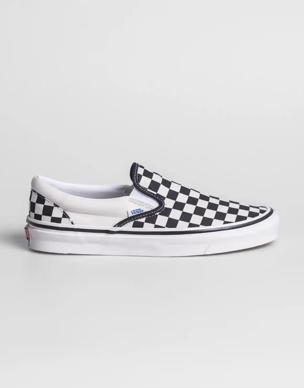 Vans UA Classic Slip-On Ayakkabılarıyla Güncel Moda Trendlerini Yansıtın