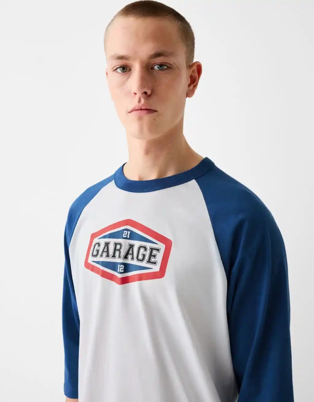 Vintage Tişörtlerle Erkek Modasında Modern ve Özgün Stil Yaratma Rehberi