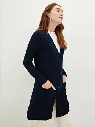 Viskon Hırka Nedir? Moda ve Konforu Bir Arada Sunan Şık Parça Özellikleri