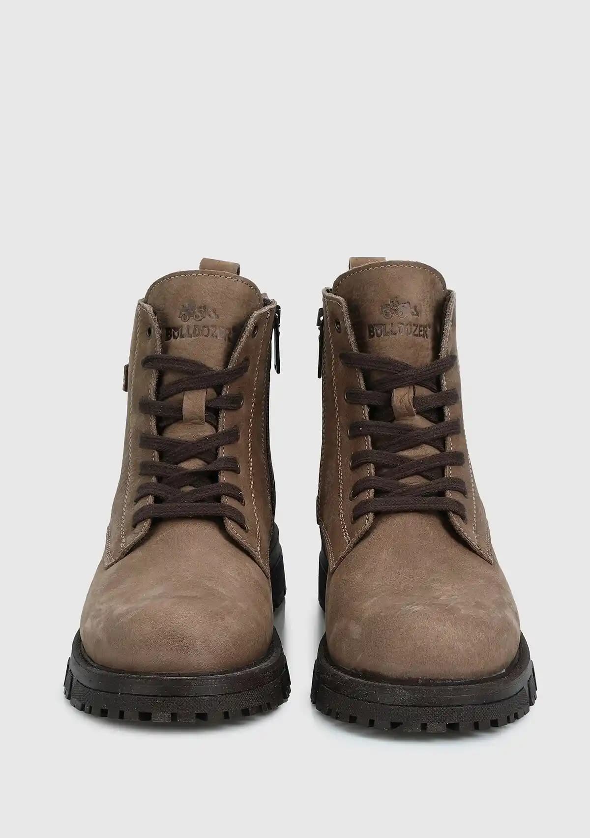 Vizon Erkek Botları: Şıklık ve Konforu Bir Arada Sunan Modern Ayakkabı Seçenekleri