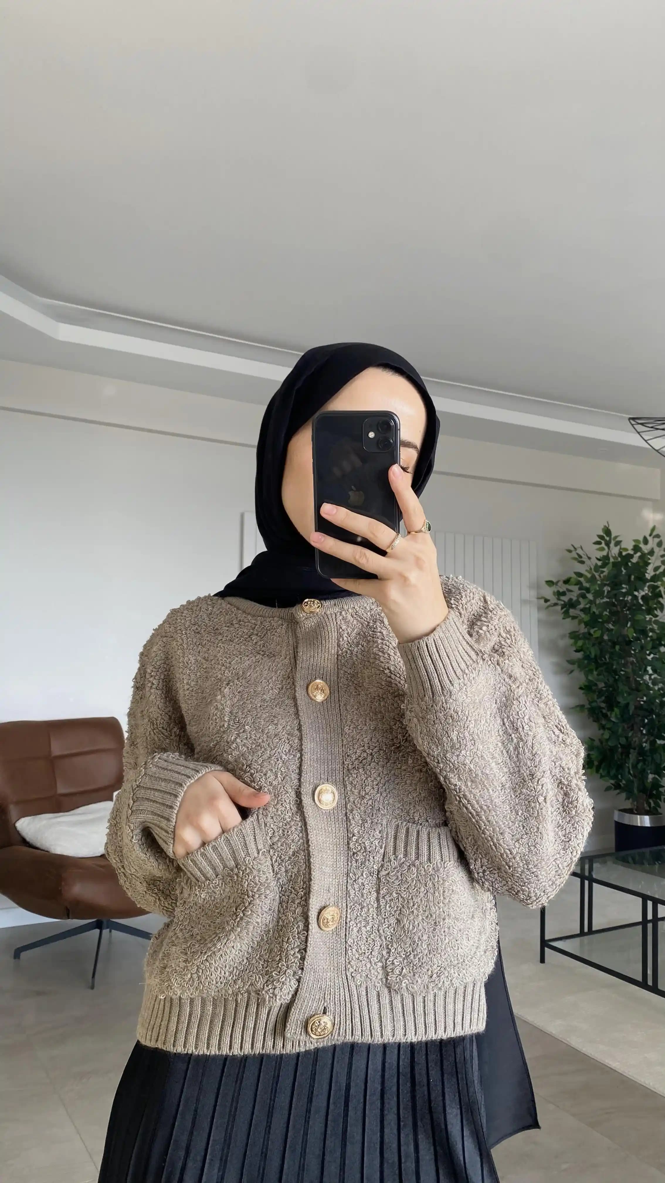 Vizon Hırka Modasında Güncel Trendler ve Stil Önerileri