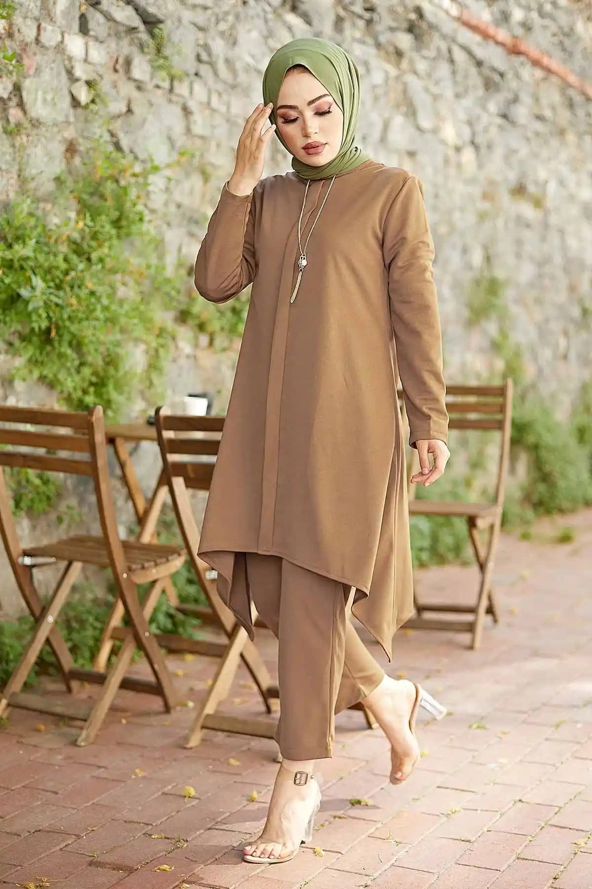 Vizon Kombin: Moda Dünyasında Zarif ve Şık Bir Stil Seçeneği