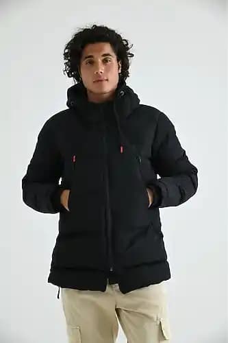 Wodex Mont: Modern Şıklık ve İşlevselliği Bir Arada Sunan Dış Giyim Parçası