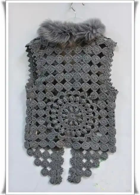 Yakalı Yelek Modelleri ve Trendleri: Şıklık ve Fonksiyonelliğin Buluşması