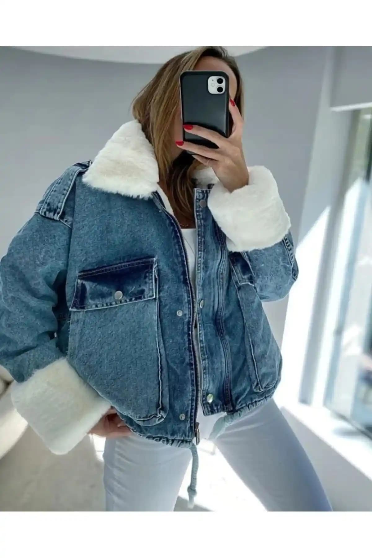 Yakasında Kürklü Kot Ceketler: Moda Trendleri ve Stil Önerileri