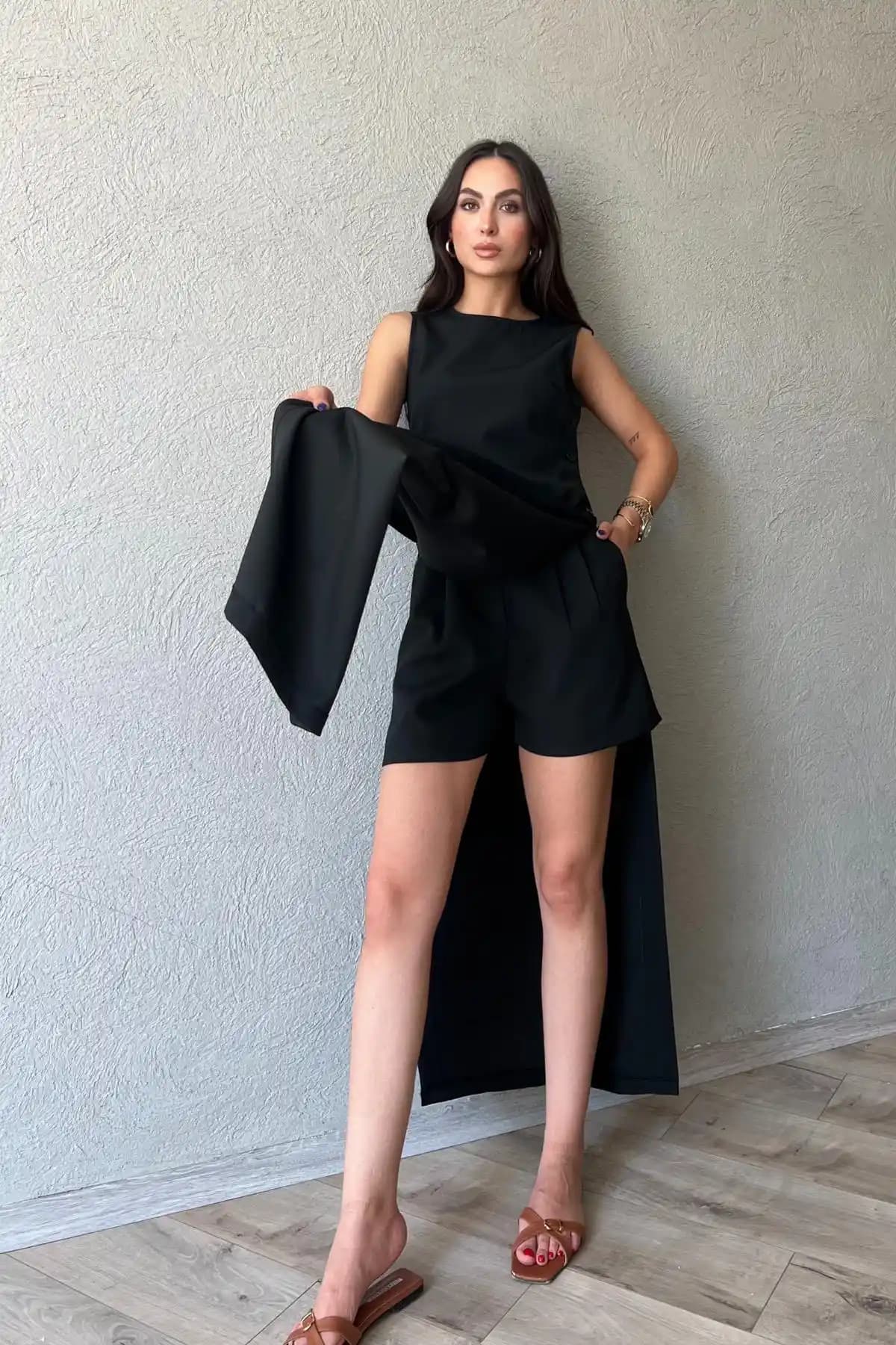 Yaz Aylarında Şort Takım Elbise ile Şık ve Rahat Kombinler Oluşturma Rehberi