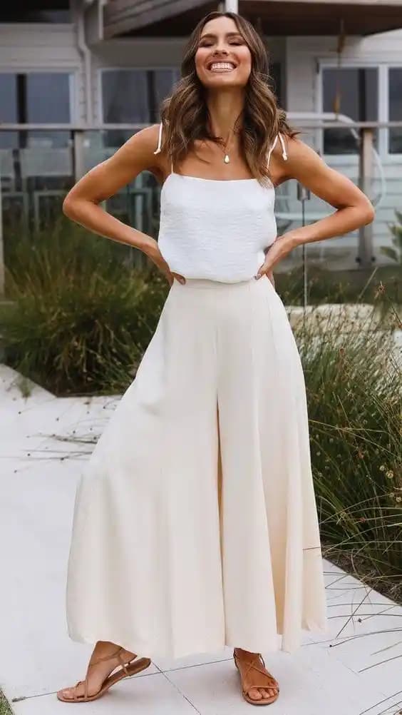 Yazlık Pantolon Kombinleri ve Moda Trendleri: Rahat ve Şık Görünüm İçin İpuçları