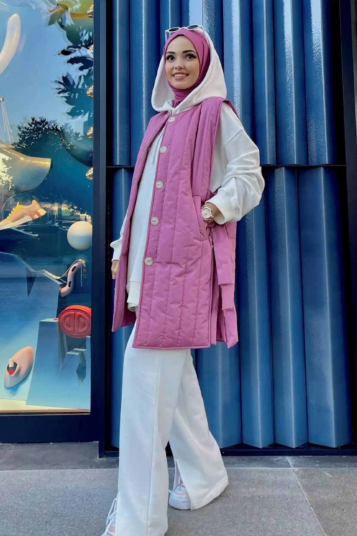 Yelek Kombini Rehberi: Moda Trendlerine Uygun Şık ve Fonksiyonel Yelek Kullanımı