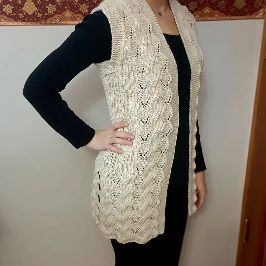 Yelek Modelleri ve Moda Trendleri: Stilinizde Fark Yaratacak Özgün Seçenekler