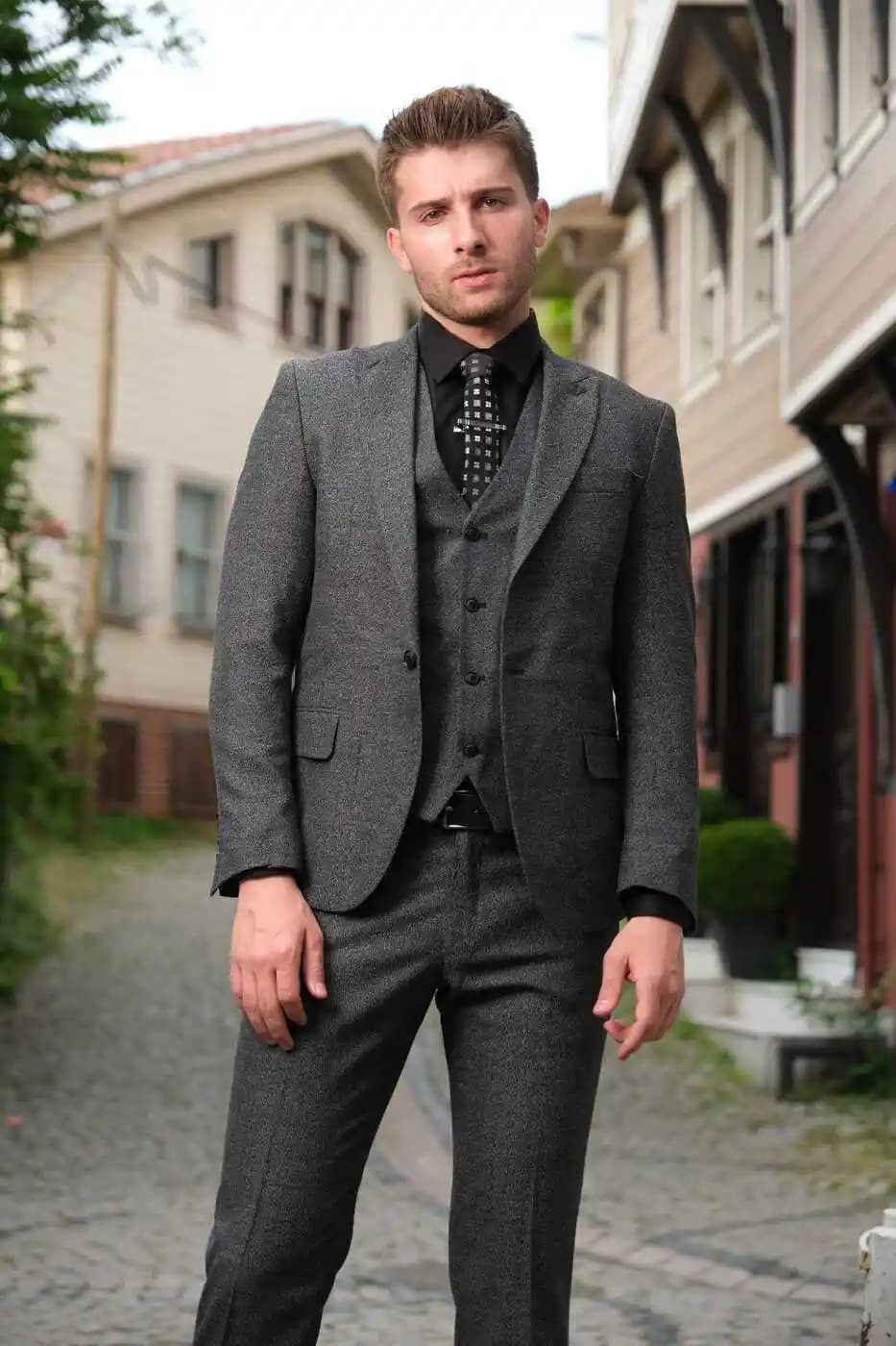 Yelekli Erkek Takım Elbise Trendleri ve Stil İpuçları 2023