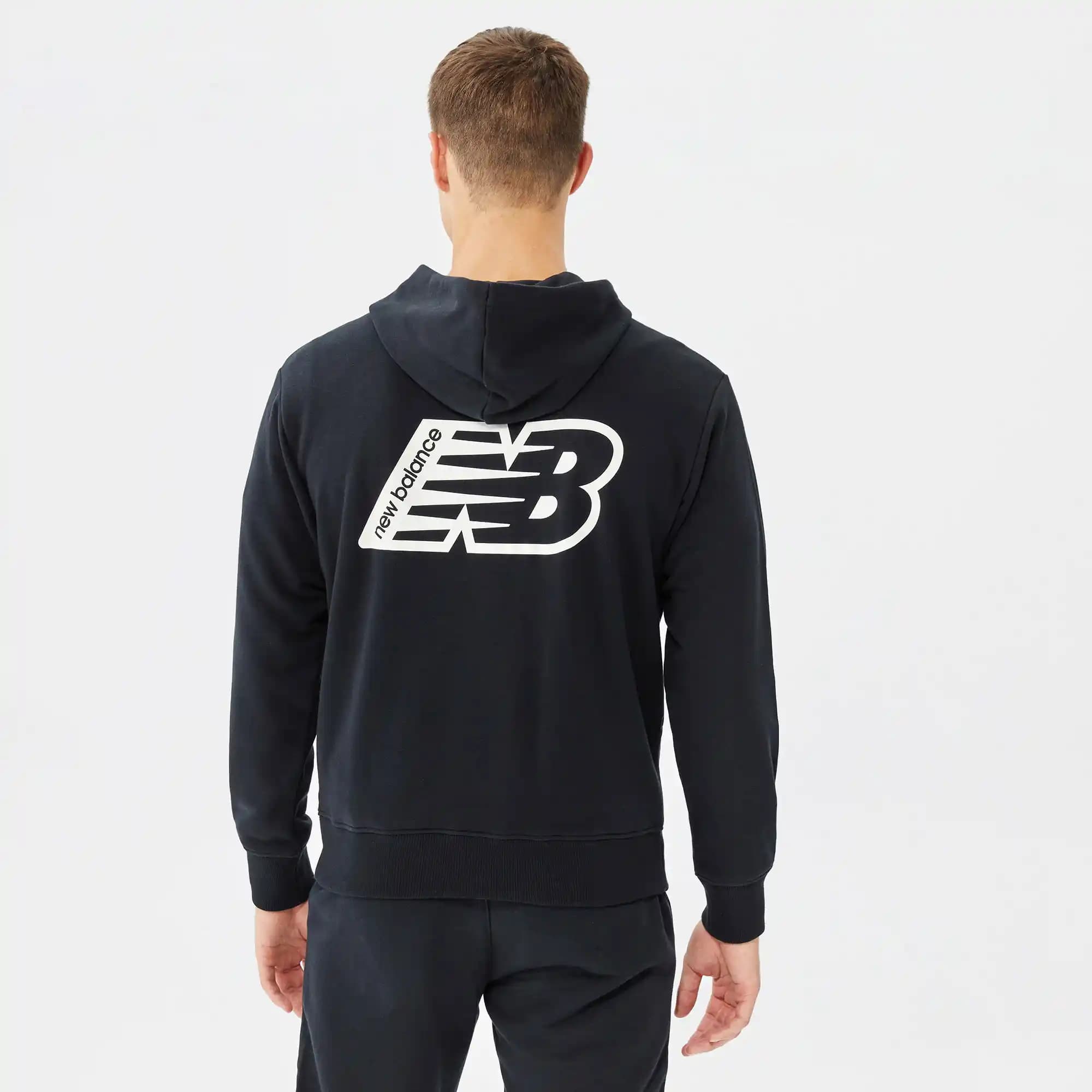 Yeni Balance Erkek Sweatshirtleri: Konfor ve Şıklığın Modern Buluşması