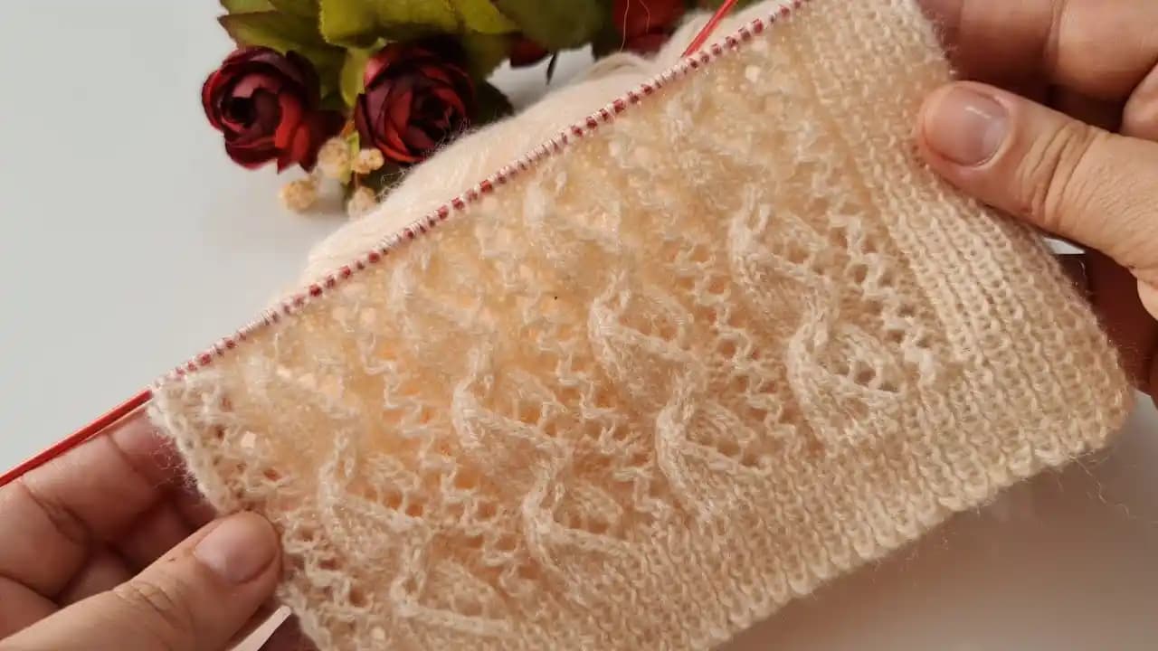 Yeni Bayan Yelek Modelleri: Güncel Trendler ve Şık Kombinasyon Önerileri