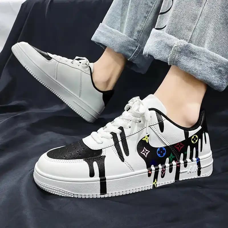 Yeni Moda Spor Ayakkabıları: Tasarım ve Teknolojinin Mükemmel Birleşimi