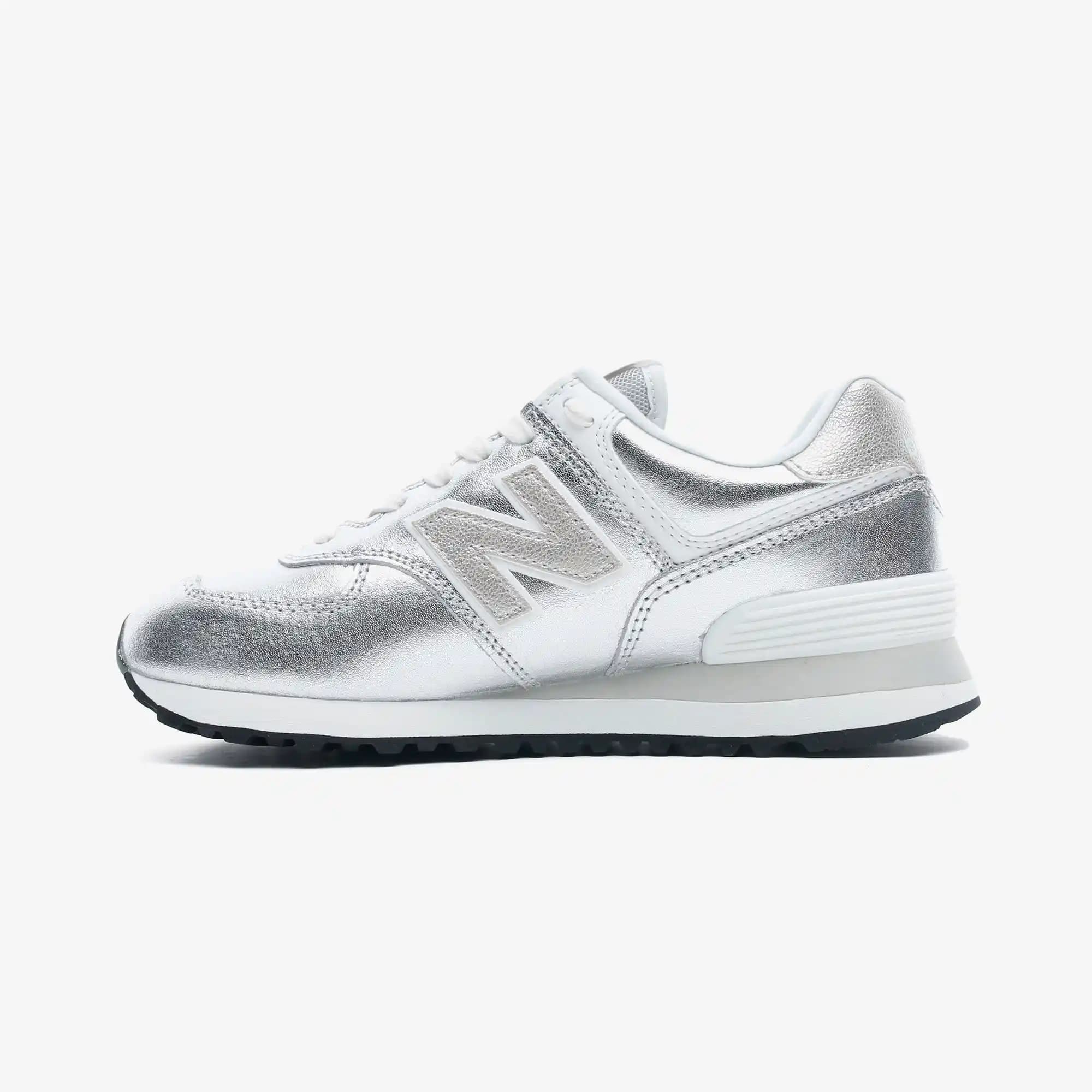 Yeni Nesil Moda Trendleri: New Balance Gü'müş' Detaylı Modeller ve Stil Rehberi