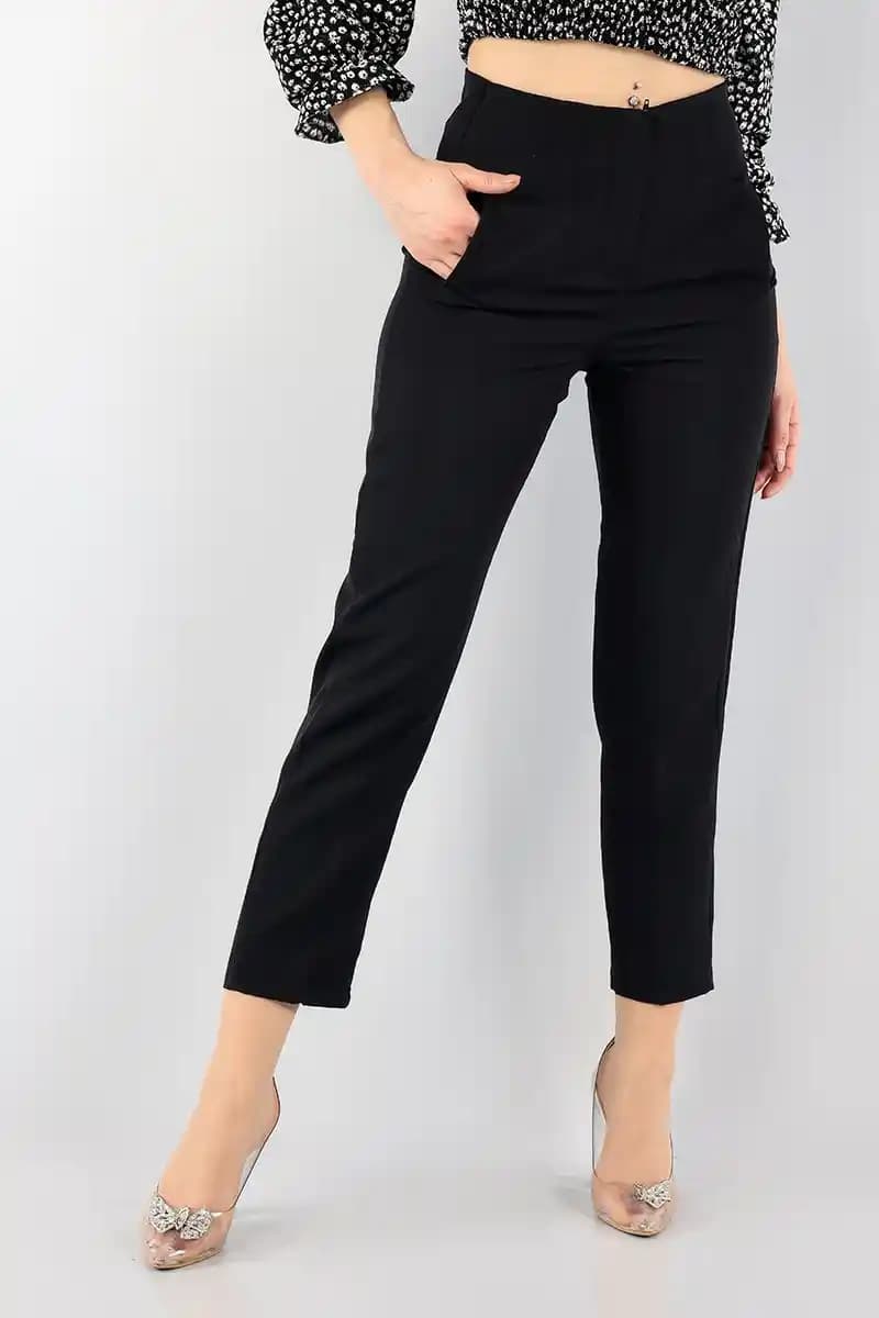 Yeni Sezon Pantolon Trendleri ve Stil İpuçları Modanın Gelişen Dünyasında Şıklık ve Konfor