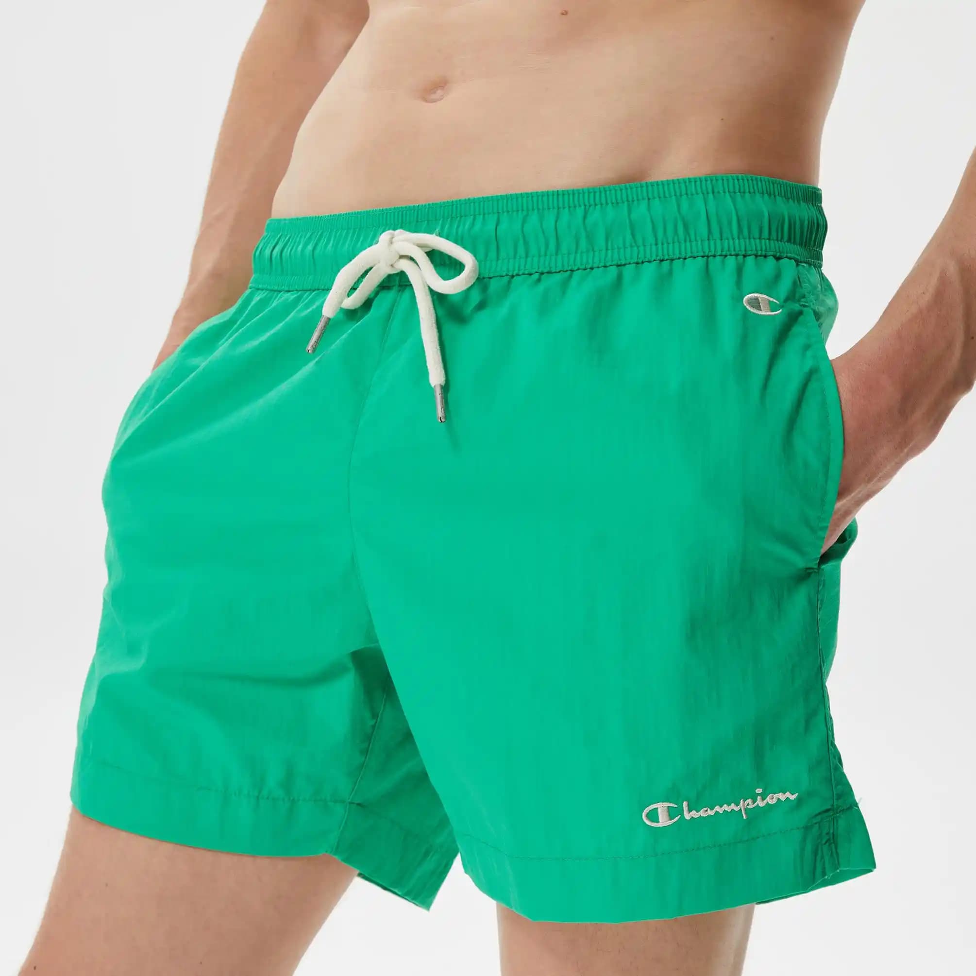 Yeşil Deniz Şortu: Yazın Renkli ve Çevre Dostu Seçenekleri Hakkında Detaylı Bilgi