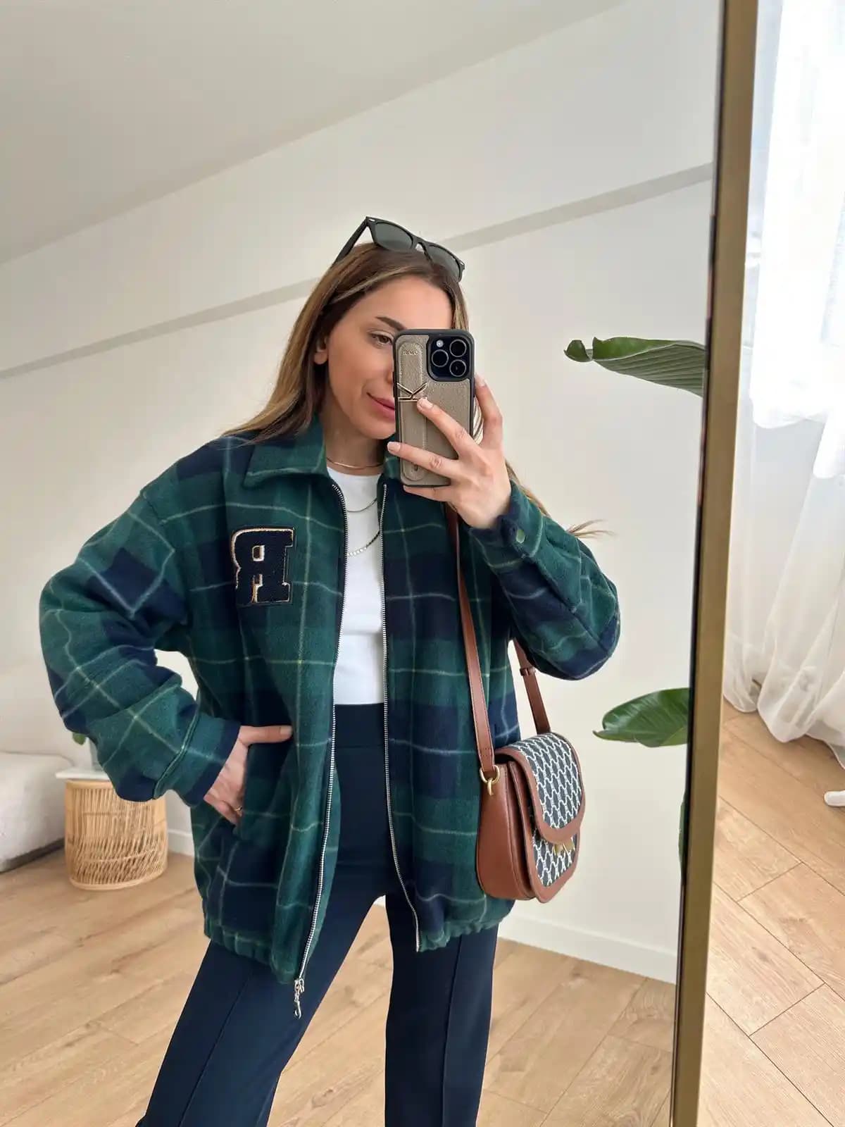 Yeşil Ekose Ceket: Moda Trendlerinde Zamansız Şıklık ve Stil İpuçları