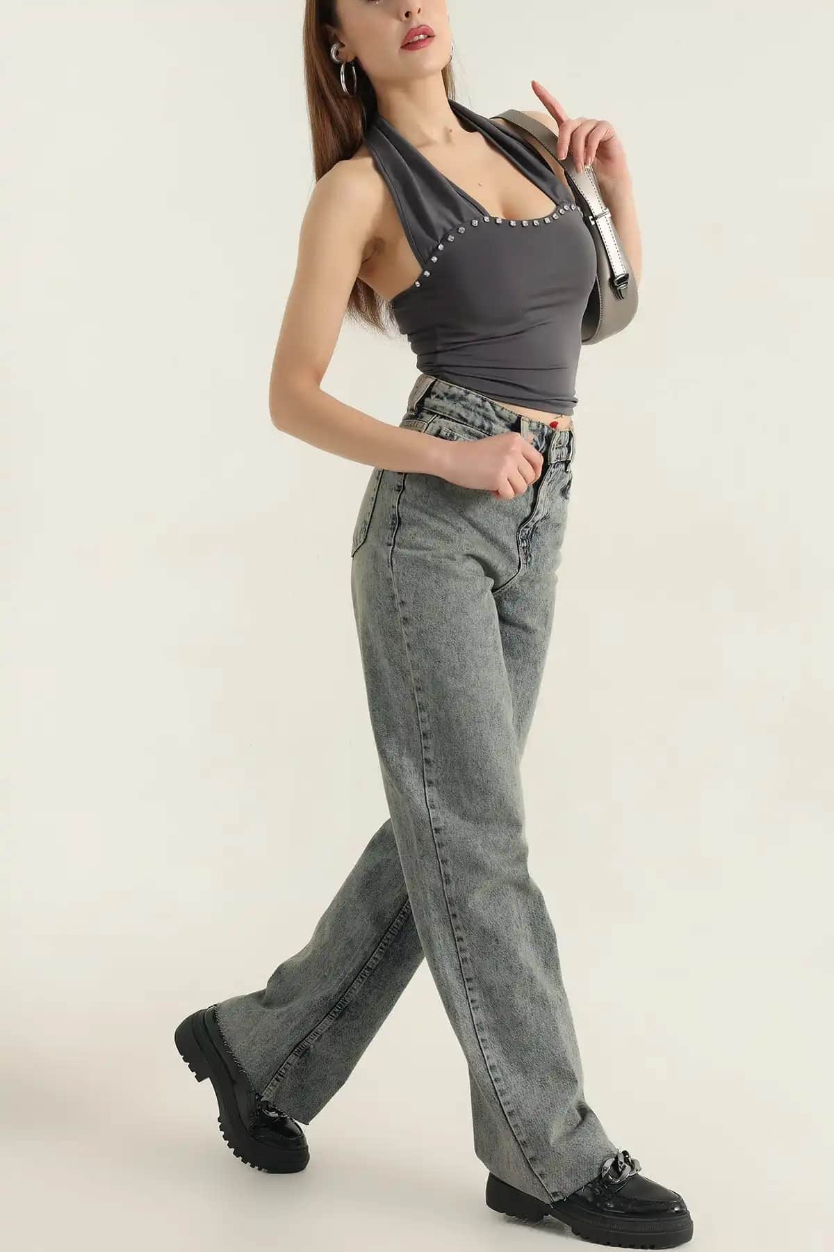 Yeşil Kot Pantolon: Sürdürülebilirlik ve Moda Trendlerini Birleştiren Stil Seçeneği