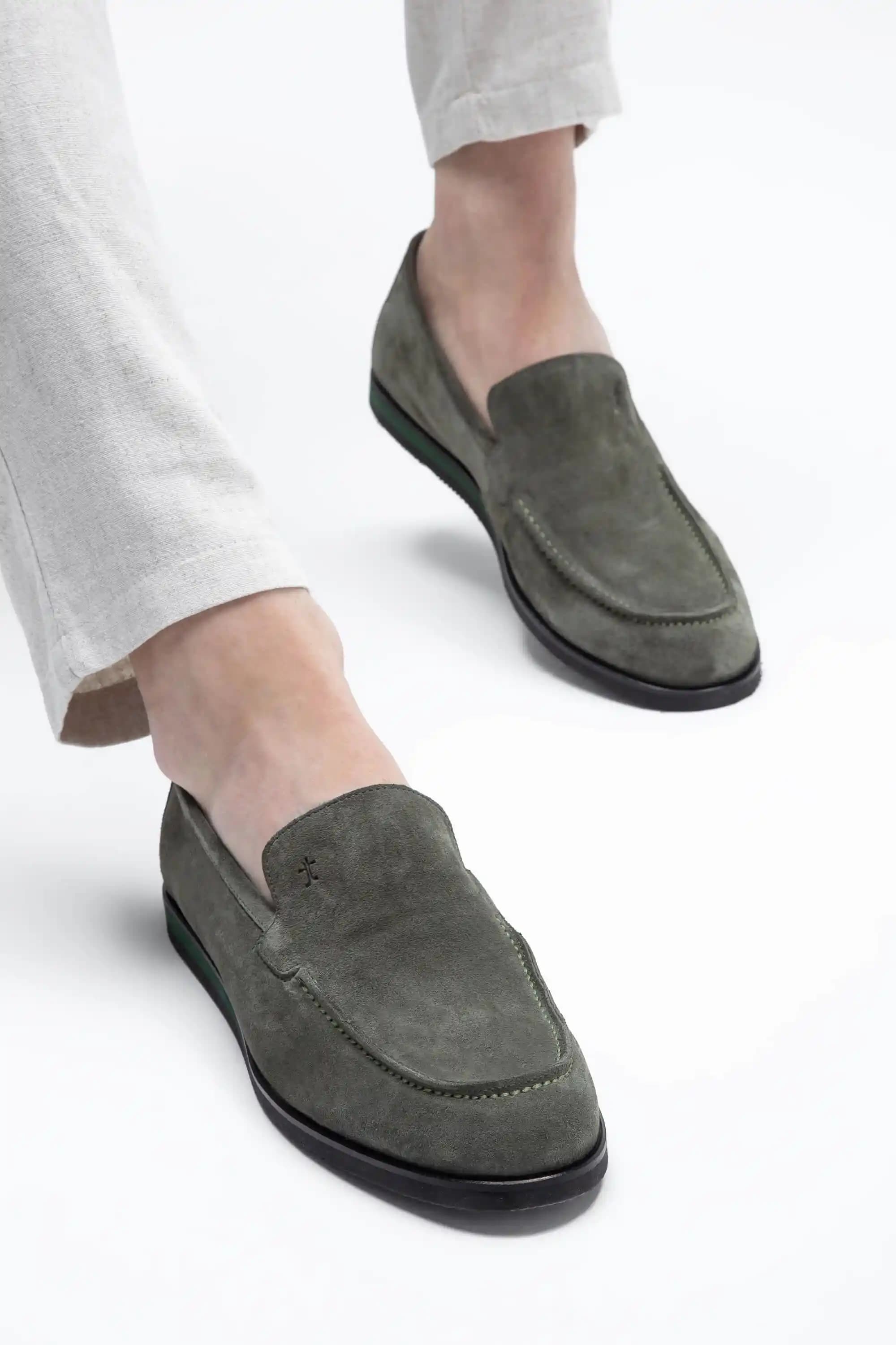 Yeşil Loafer Modelleri ve Stil İpuçlarıyla Güncel Ayakkabı Trendleri