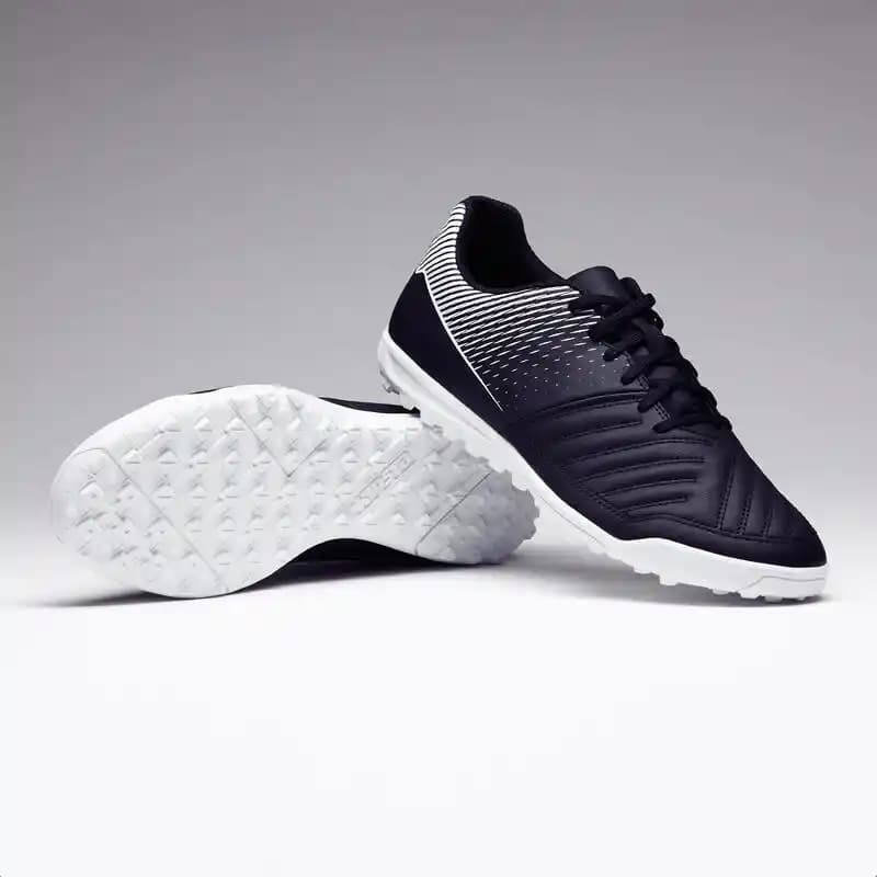 Yetişkin Halı Saha Ayakkabıları: Performans ve Stil İçin En İyi Seçenekler Rehberi