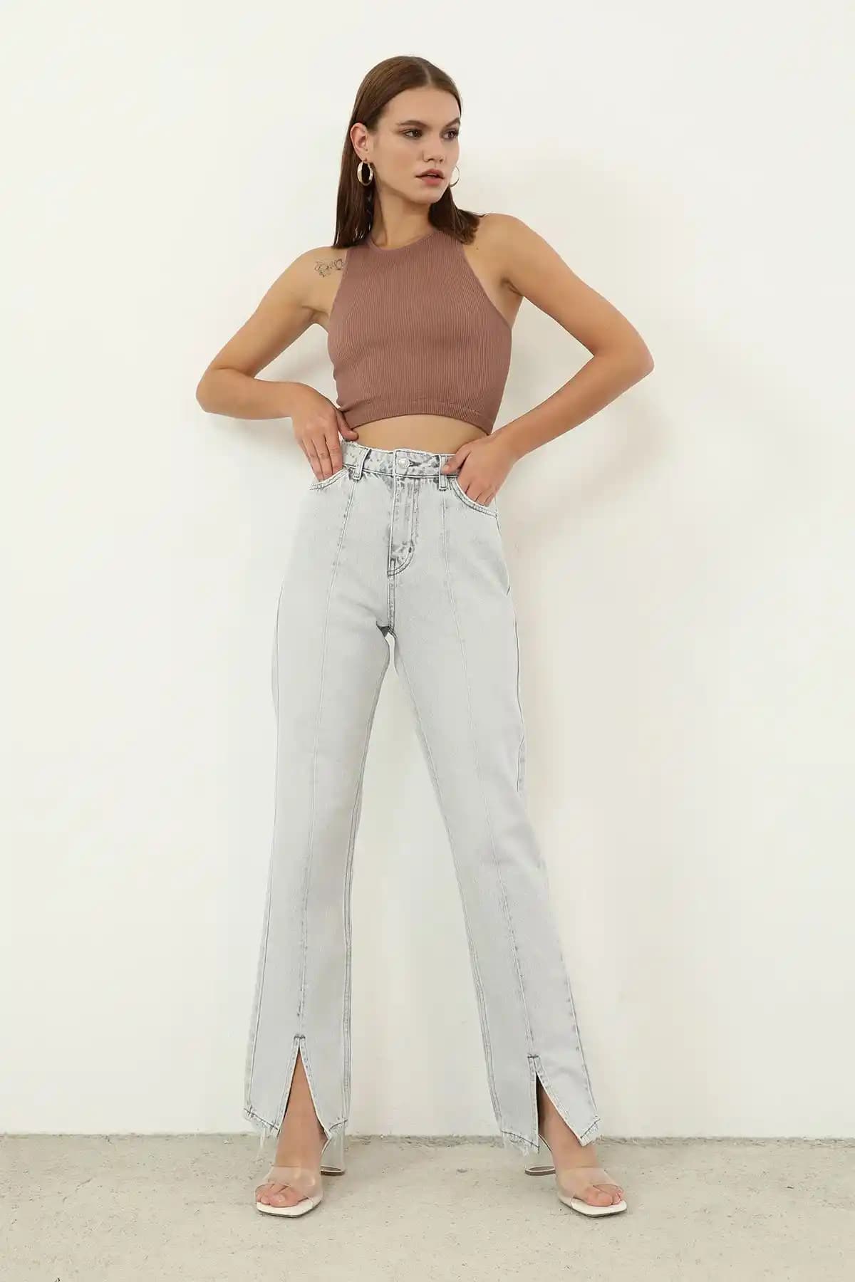 Yırtmaçlı Jean Pantolon Modası ve Stil İpuçları 2023