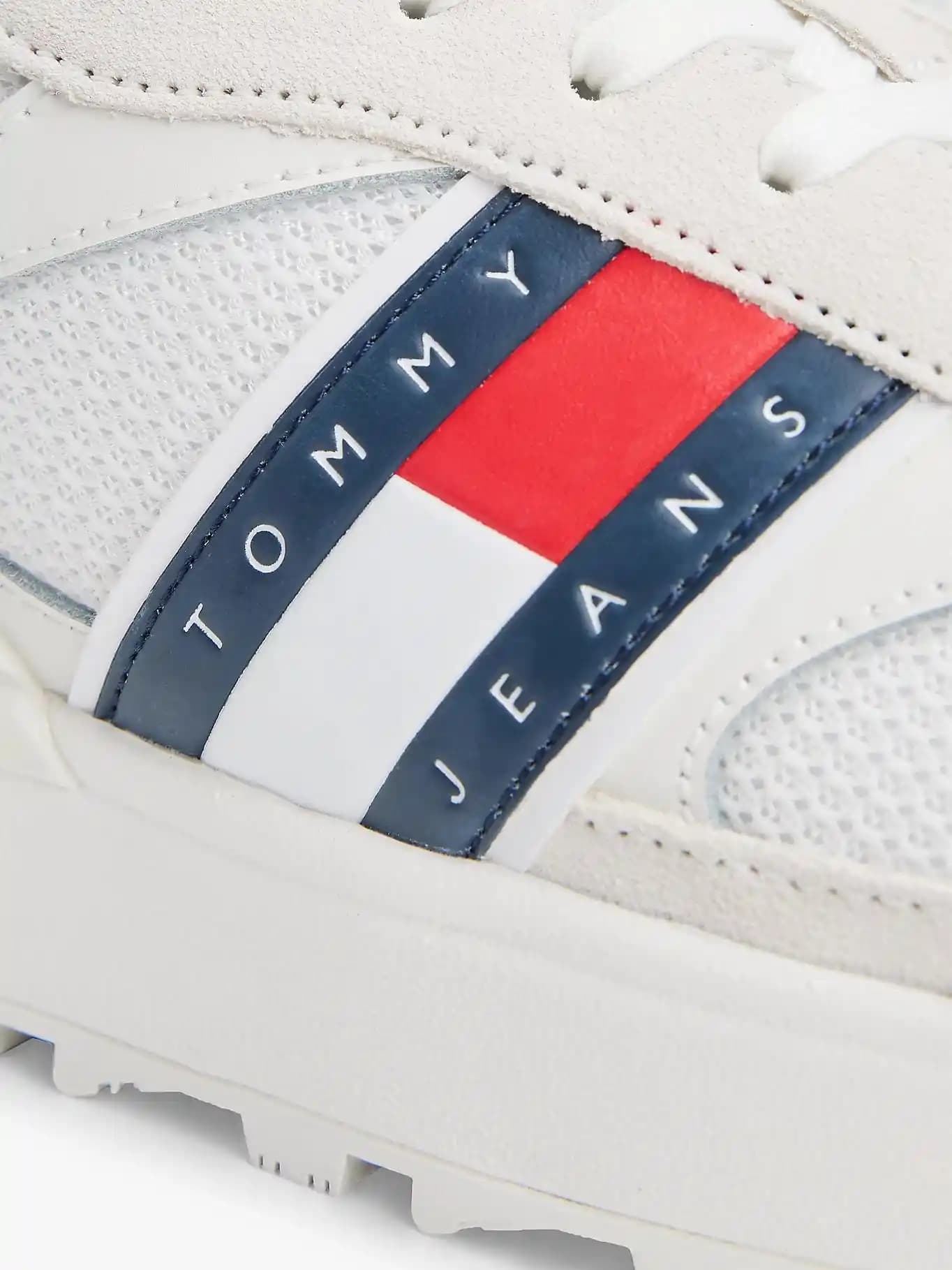 Yüksek Taban Ayakkabılar ve Tommy Hilfiger'in Moda Dünyasındaki Yeri