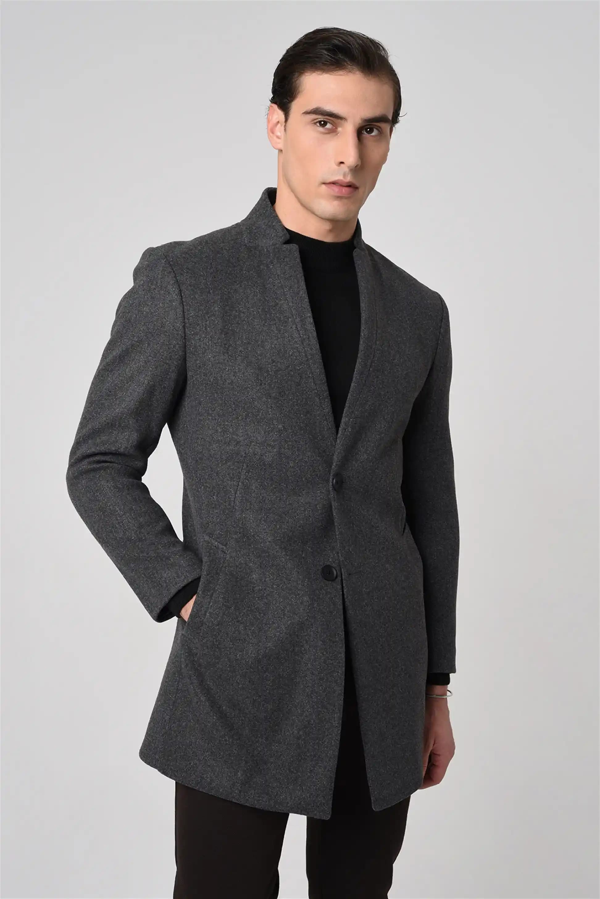 Yün Erkek Kabanları: Kış Aylarında Şıklık ve Konfor Sunan Doğal Seçenekler