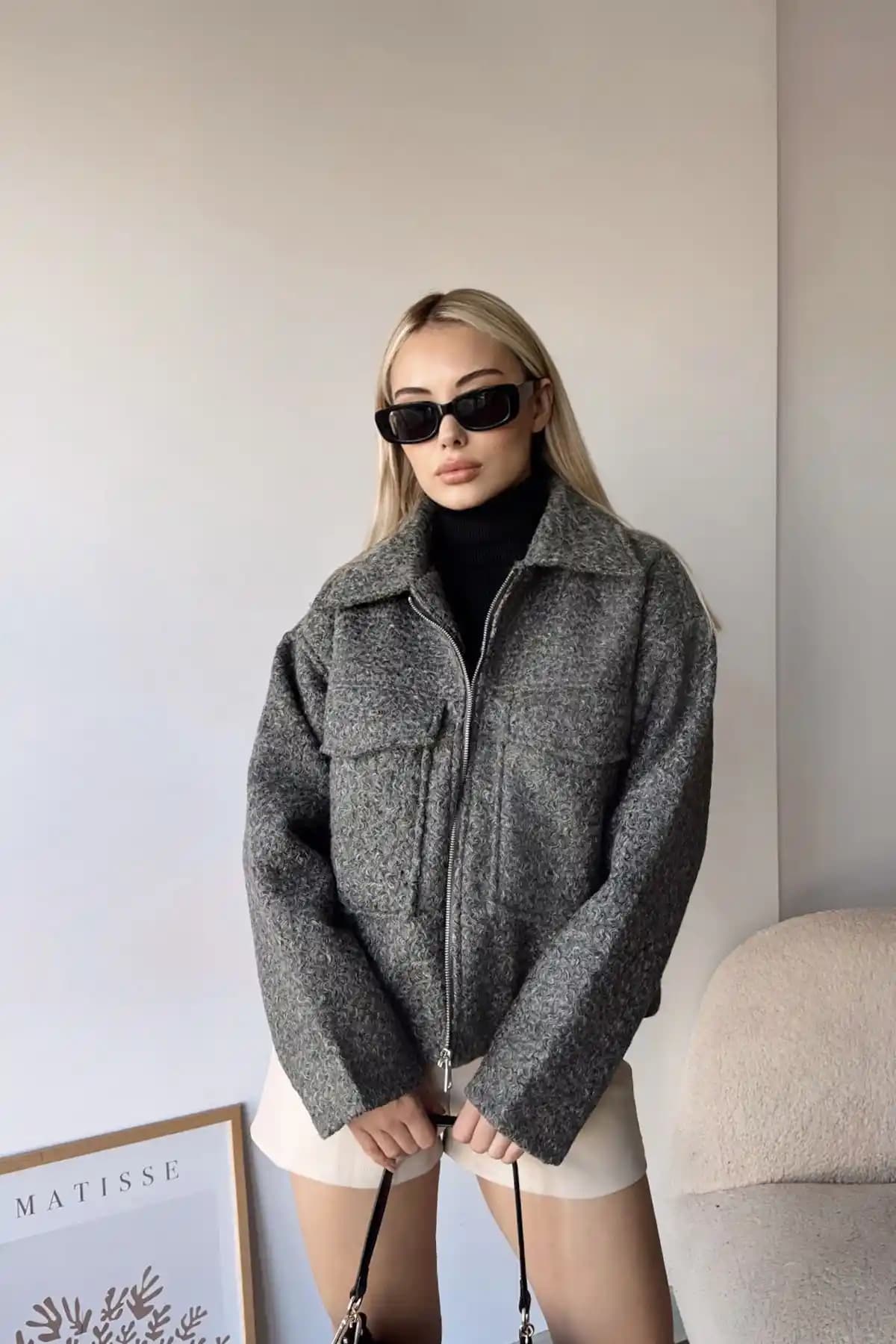 Yün Karışımlı Ceketler: Moda Dünyasında Sıcak ve Şık Bir Tercih Rehberi