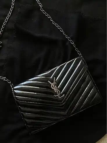 Yves Saint Laurent Bel Çantası: Şıklık ve Fonksiyonelliğin Mükemmel Buluşması