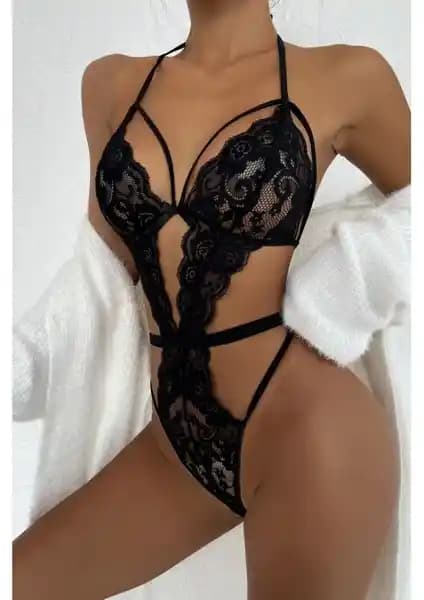 Fancy&Dancy Dantel Tül Gecelik ile Merry See Dekolteli Gecelik Karşılaştırması ve Yorumlar