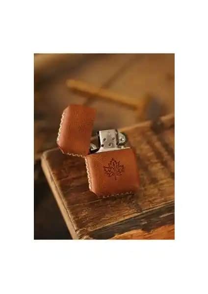 Atölye Çınar Hakiki Dana Deri Zippo Çakmak: El Yapımı ve Şık Tasarım