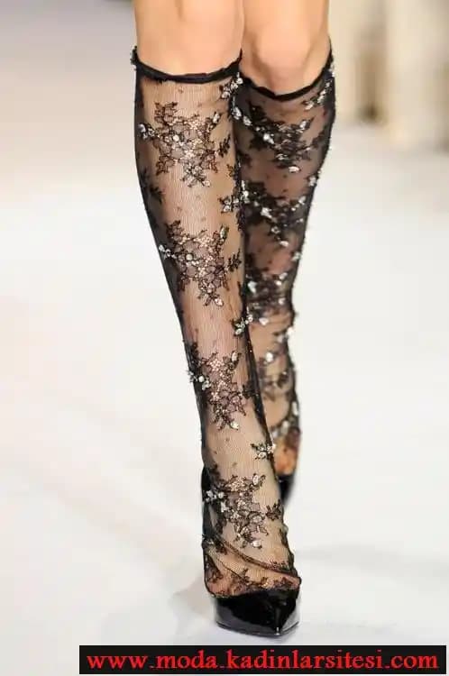 Taşlı Çorap Modelleri: Moda ve Şıklığın Parıltılı Dokunuşları Hakkında Güncel Trendler ve Tasarım Özellikleri