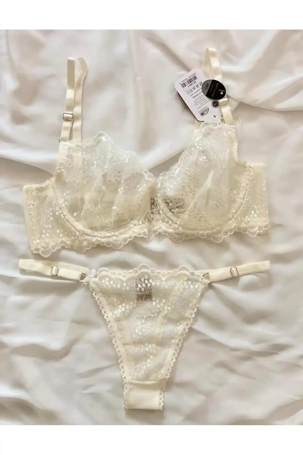Arona Lingerie Bralet Takımı: Şıklık ve Konforu Bir Arada Sunan Günlük İç Giyim Seçeneği